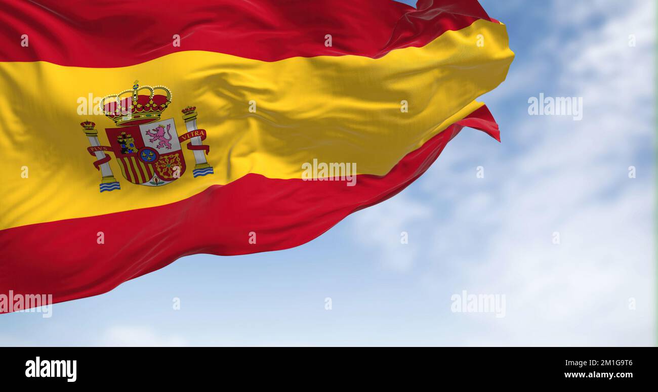 Spanische Nationalflagge, die an klaren Tagen winkt. Das Königreich Spanien ist ein Land im Südwesten Europas. Selektiver Fokus. Realistische 3D-Darstellung Stockfoto