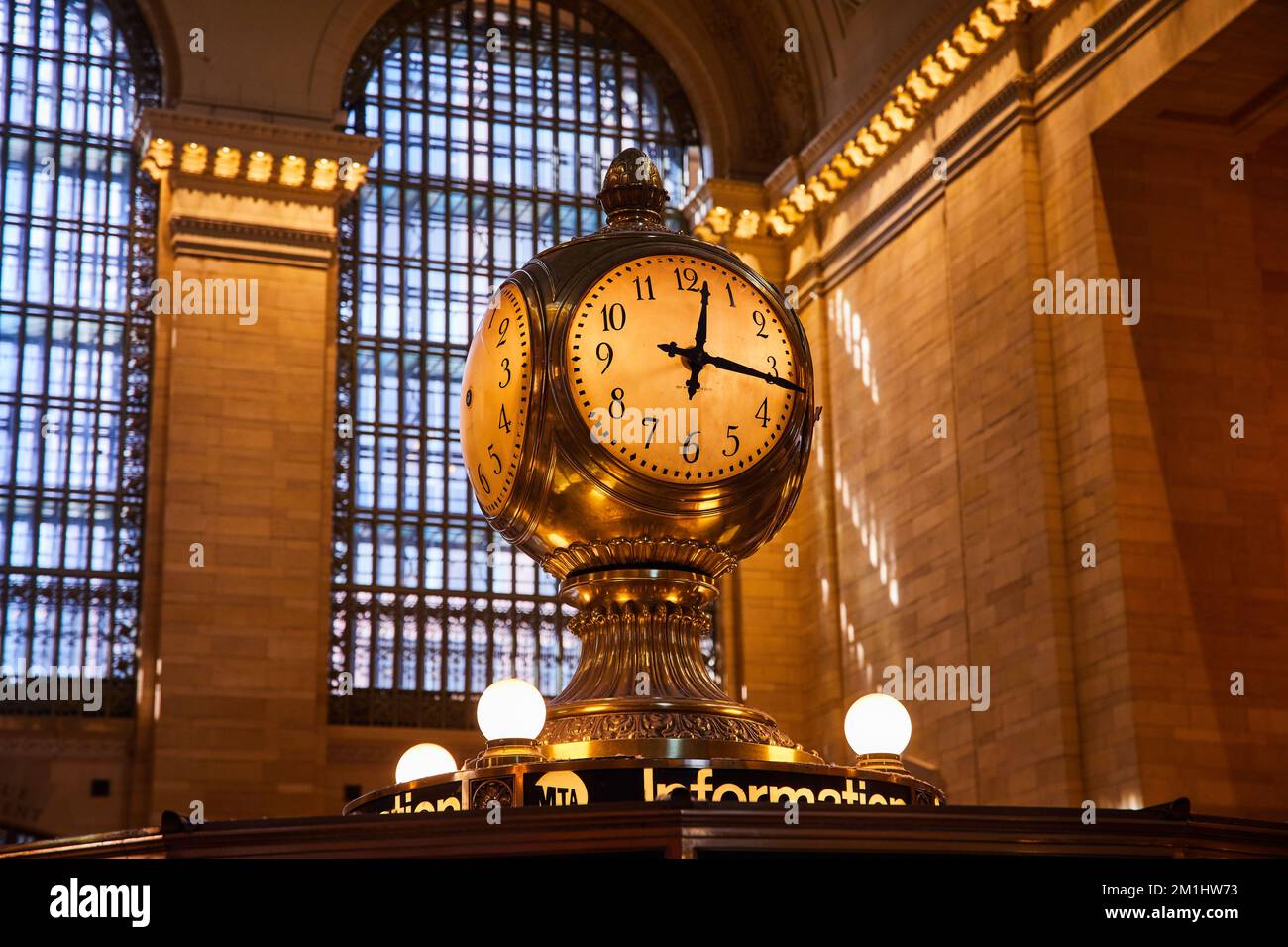 Goldenes Licht in der berühmten Grand Central Station New York City Stockfoto