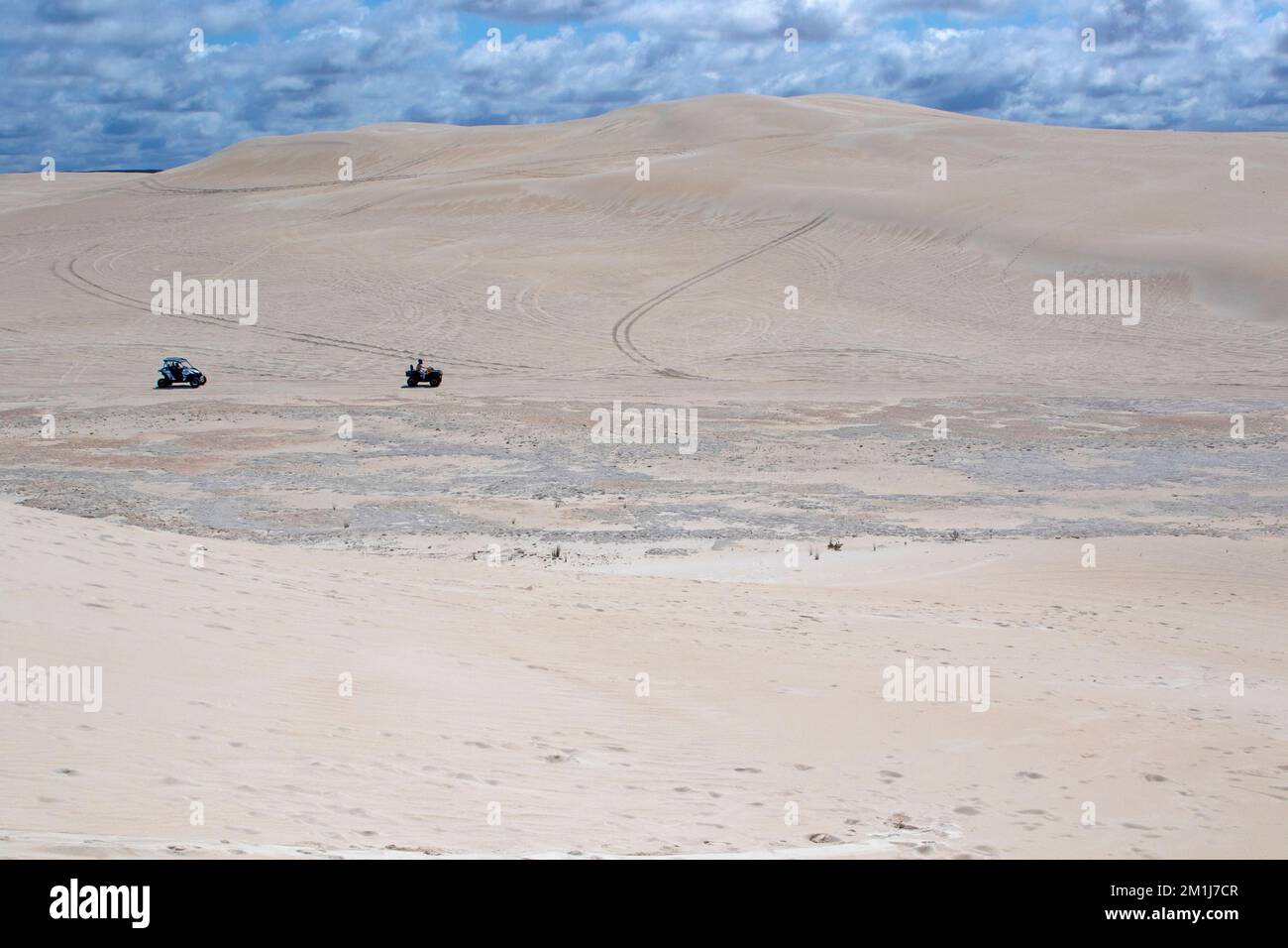 Quad Bikes (ATVs) auf den Lancelin Sanddünen Stockfoto