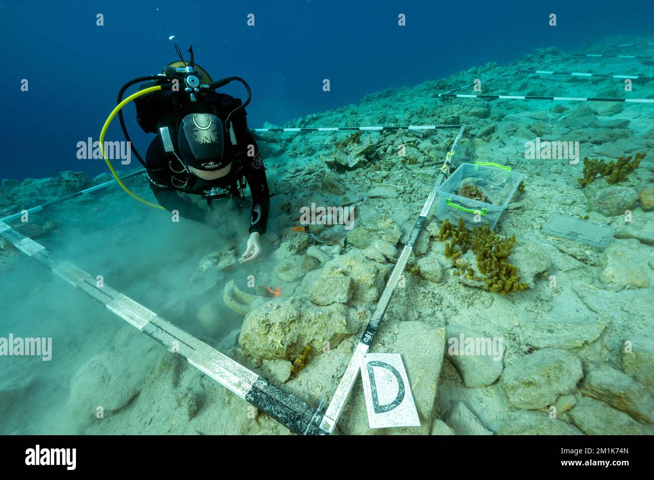Ein Unterwasser-Archäologe, der im alten Bronzehafen in der Türkei Bozburun Marmaris entdeckt wurde. Stockfoto