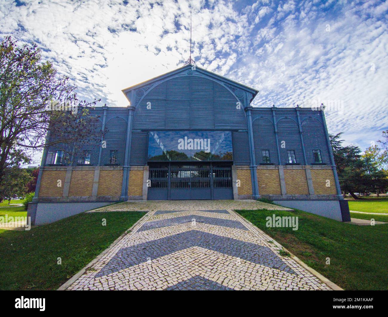 Metallbau der Universität Extremadura, Badajoz, Spanien. Ehemaliger Lebensmittelmarkt Badajoz aus dem 19.. Jahrhundert Stockfoto