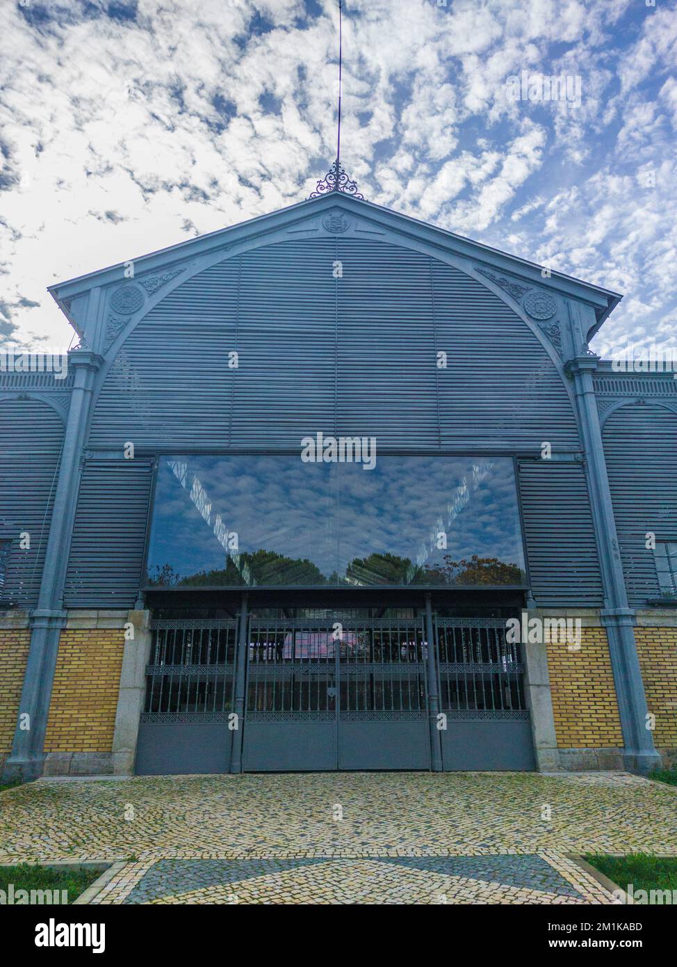 Metallbau der Universität Extremadura, Badajoz, Spanien. Ehemaliger Lebensmittelmarkt Badajoz aus dem 19.. Jahrhundert Stockfoto