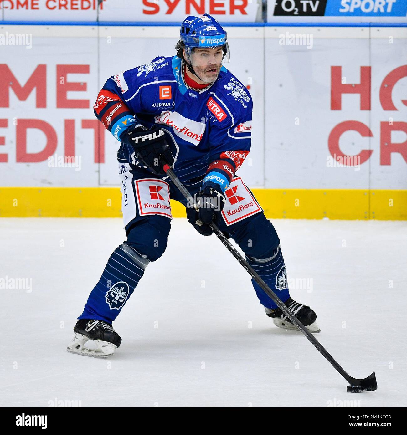 Liberec, Tschechische Republik. 11.. Dezember 2022. Der tschechische Hockeyplayer Jaromir Jagr feierte sein Saisondebüt für die Kladno-Ritter in der tschechischen Extraliga im Hauptalter von 50 Jahren. Wegen einer Krankheit im Team musste der Besitzer die Schlittschuhe zum ersten Mal seit April letzten Jahres zuschnüren. Jagr nahm zwei Helfer über 15:10 km Eiszeit auf, als die Ritter am 11. Dezember 2022 in Liberec, Tschechische Republik, einen Verlust von 7-3 $ hinnahmen. Kredit: Radek Petrasek/CTK Photo/Alamy Live News Stockfoto