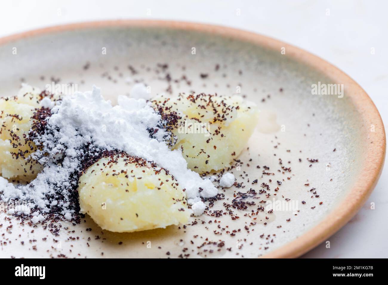 Kartoffel mit mohn -Fotos und -Bildmaterial in hoher Auflösung – Alamy
