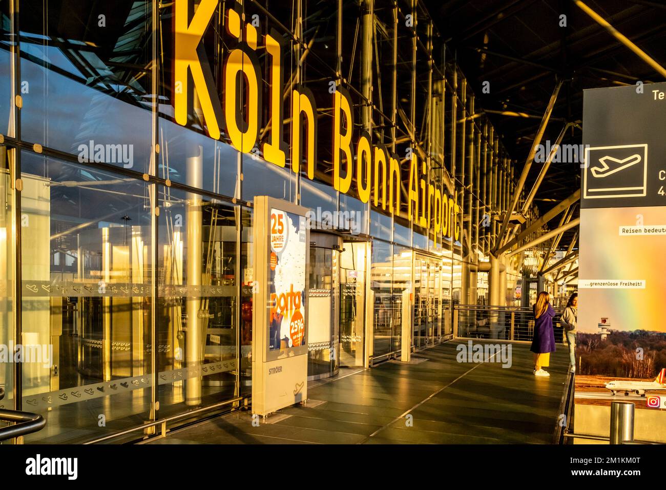 Außenansicht des internationalen Flughafens Köln-Bonn (Köln-Bonn), Köln, Deutschland. Stockfoto