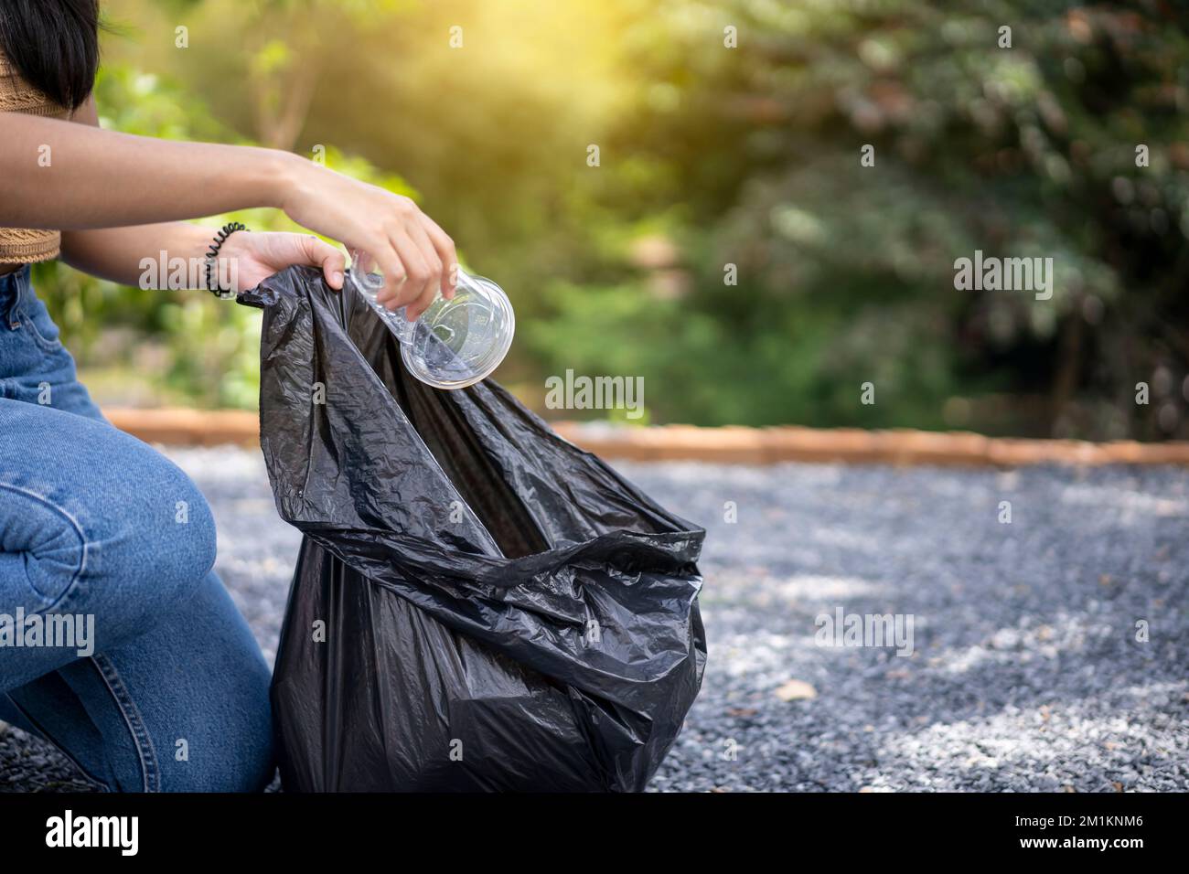 Ehrenamtliche Tätigkeit, Wohltätigkeit, Reinigung, Menschen- und Ökologiekonzept Stockfoto