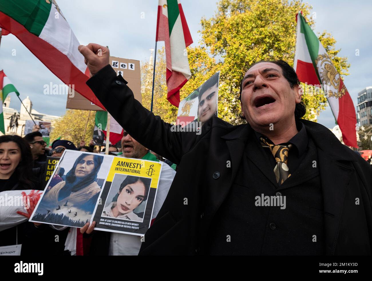 Iraner in London protestieren gegen die Islamische Republik im Iran und unterstützen den Aufstand der Frauenrevolution vom 19. November 2022. Stockfoto