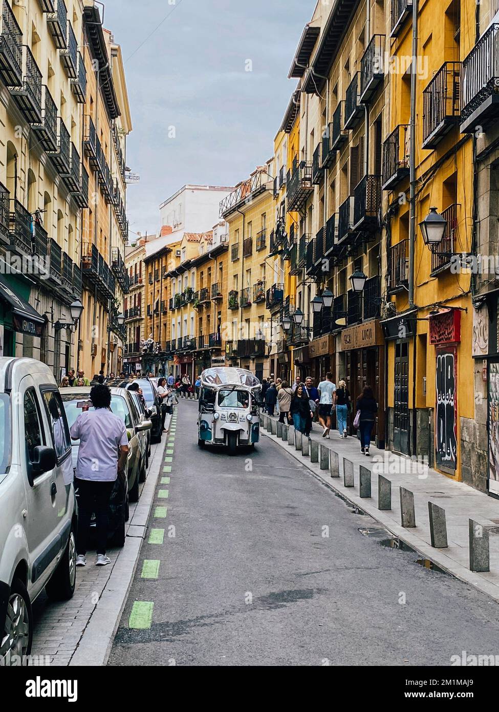 Madrid, Spanien. 30. Oktober 2022. Historische Cava Baja Straße, um