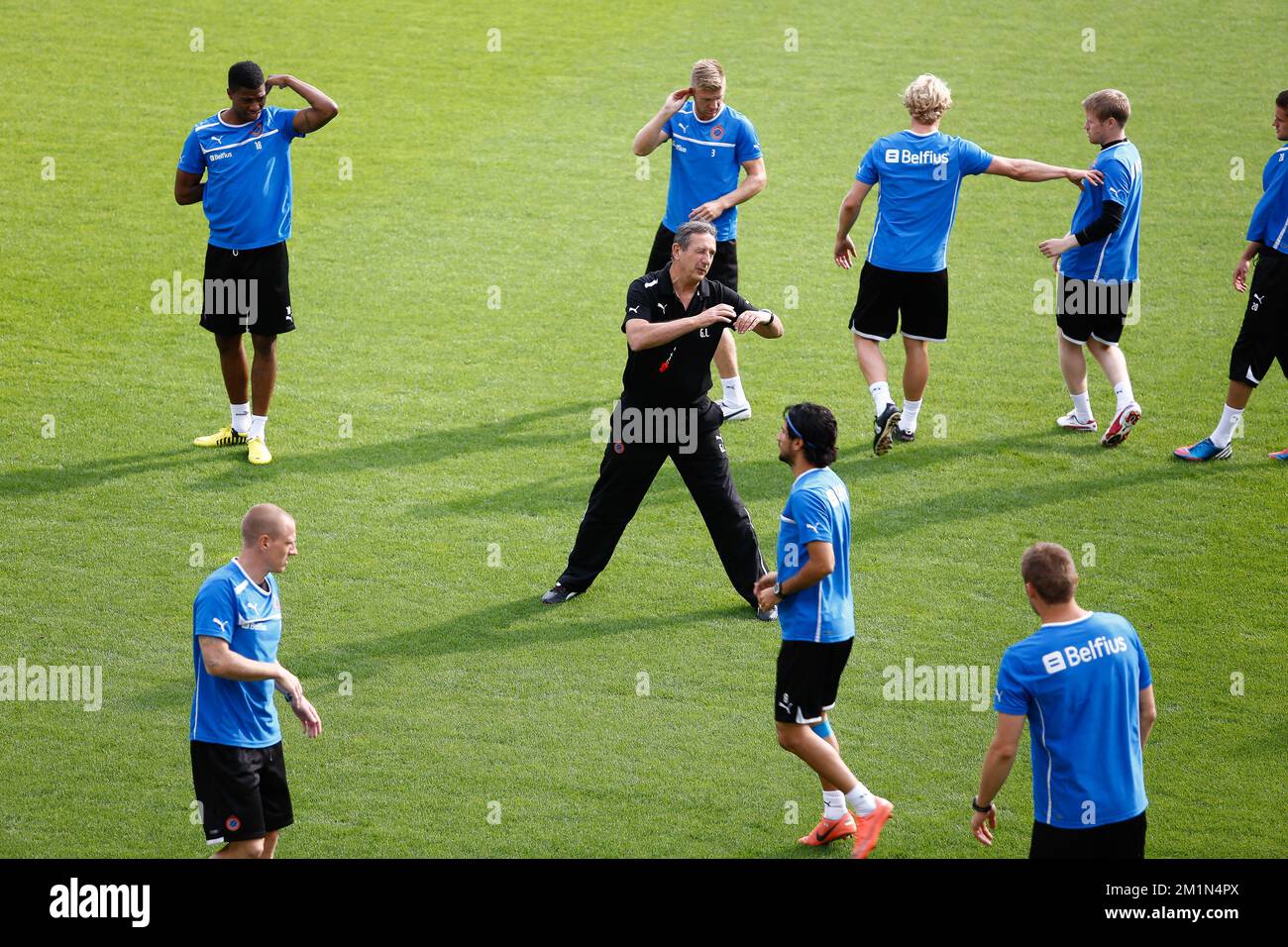 20120822 Uhr – BRÜGGE, BELGIEN: Foto des Cheftrainers des Clubs Georges Leekens während einer Trainingseinheit des belgischen Fußballteams Club Brügge KV, Mittwoch, den 22. August 2012 in Brügge. Morgen spielt Brügge die ungarische Mannschaft Debreceni VSC in den Playoffs der UEFA Europa League. BELGA FOTO BRUNO FAHY Stockfoto