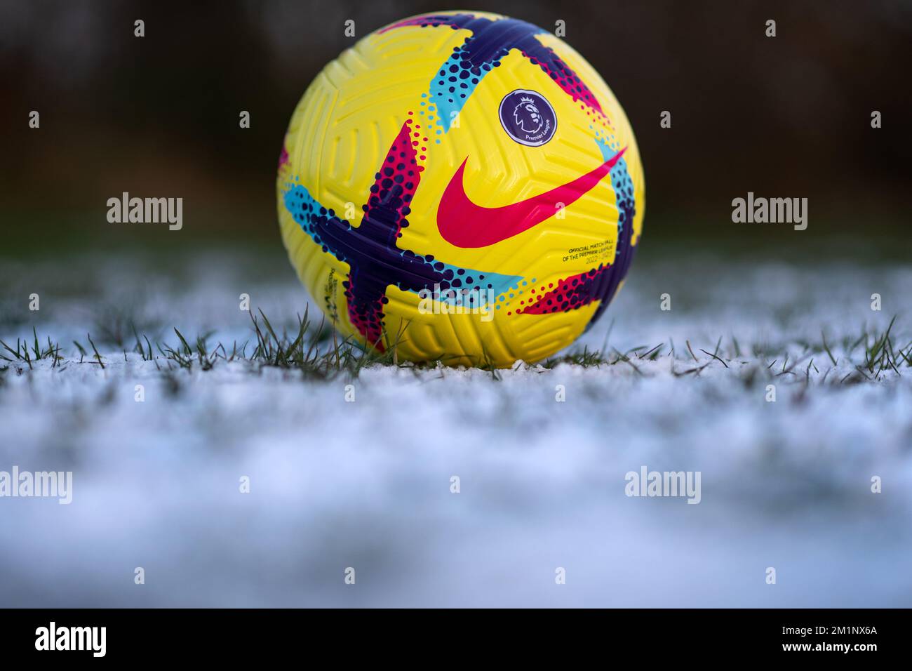 Hi-Vis Premier League Nike Flight Match Ball 2022/23 Stockfoto