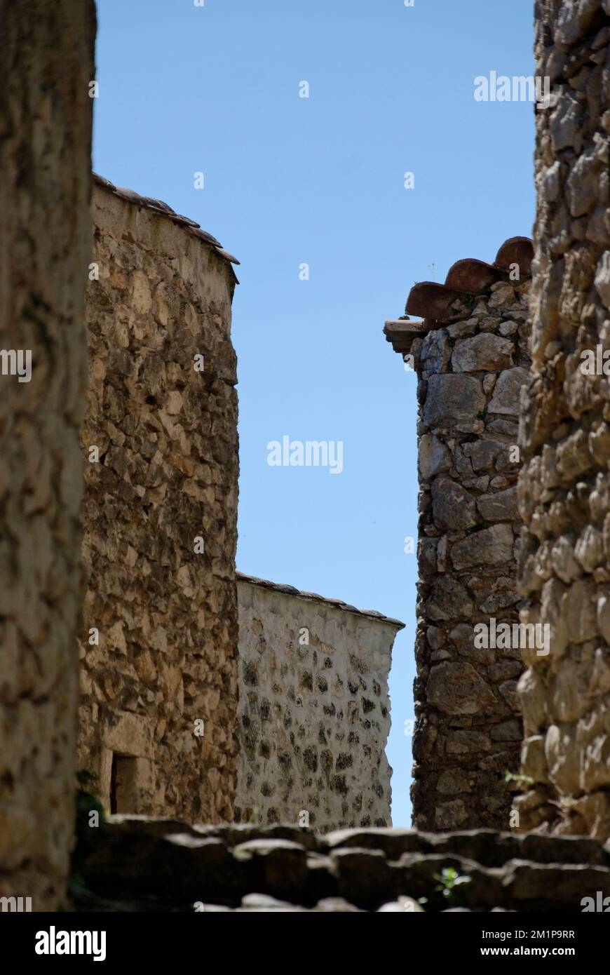 Alte Steinhäuser in einem korsischen Bergdorf Stockfoto