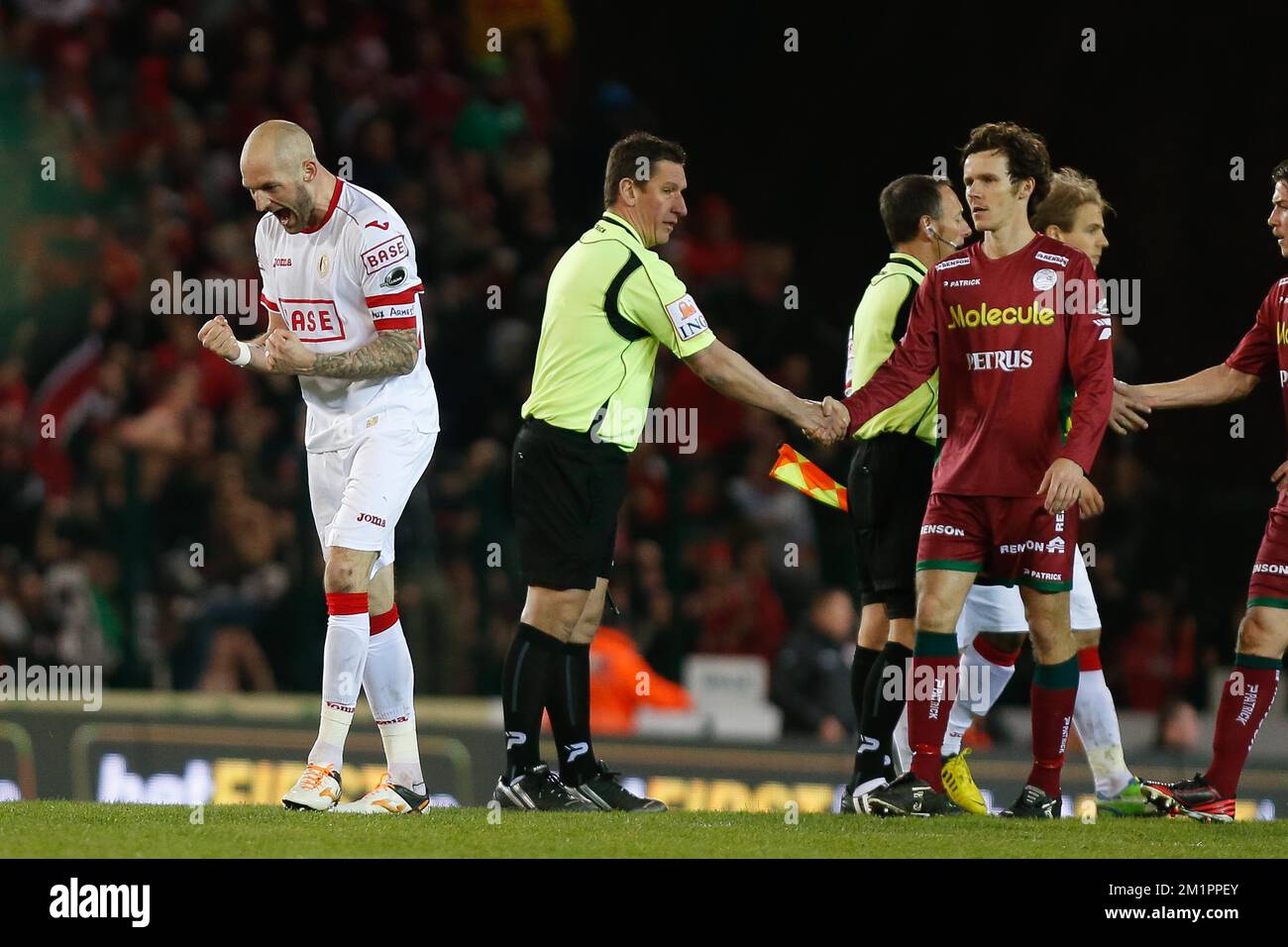 Standard Jelle Van Damme feiert nach dem Gewinn des Jupiler Pro League-Spiels von Play-Off 1 zwischen SV Zulte Waregem und Standard de Liege am Freitag, den 12. April 2013 in Waregem Stockfoto