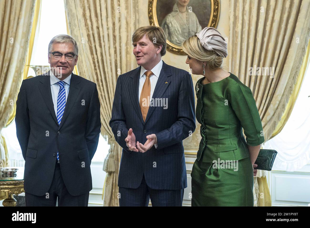 20130524 - LUXEMBURG, LUXEMBURG: Präsident der Abgeordnetenkammer Laurent Mosar, niederländischer König Willem-Alexander und niederländische Königin Maxima, die während des ersten Auslandsbesuchs des niederländischen Königspaares in Luxemburg am Freitag, den 24. Mai 2013, abgebildet wurden. BELGA FOTO NICOLAS LAMBERT Stockfoto