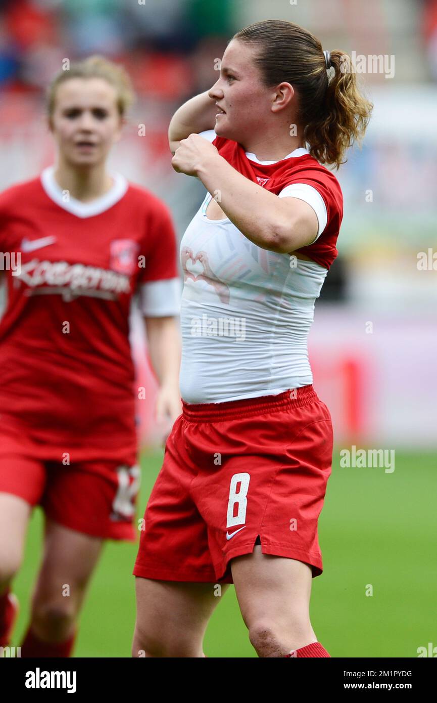 20130525 – ENSCHEDE, NIEDERLANDE: Twente's Sherida Spitse feiert nach einem Tor während des Fußballspiels zwischen dem FC Twente und Standard de Liege Femina, des Wettkampfs DER BENE League A, Samstag, den 25. Mai 2013. BELGA FOTO YORICK JANSENS Stockfoto