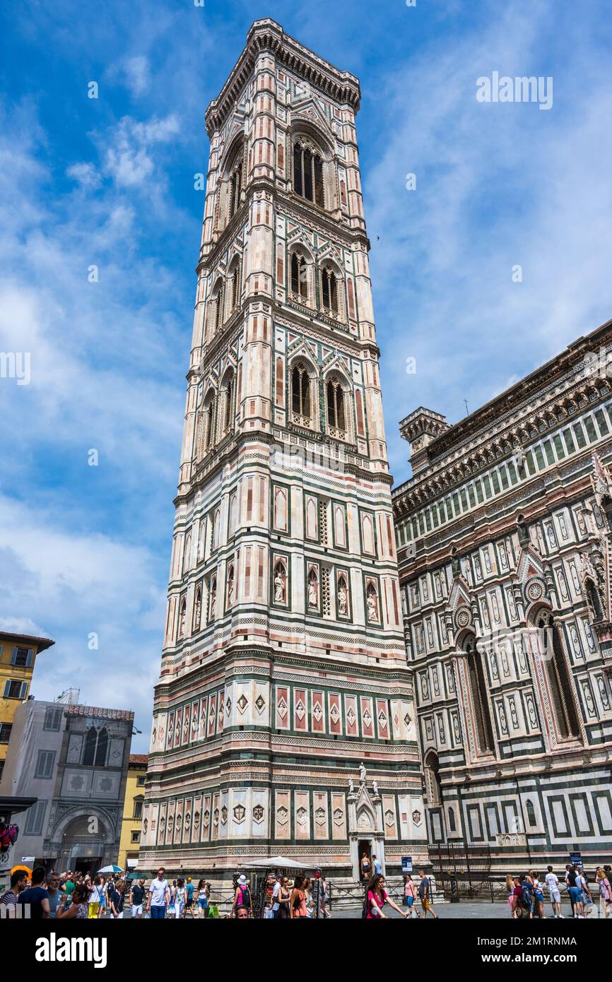 Campanile di Giotto neben dem Duomo di Firenze auf der Piazza del Duomo in Florenz, Toskana Italien Stockfoto