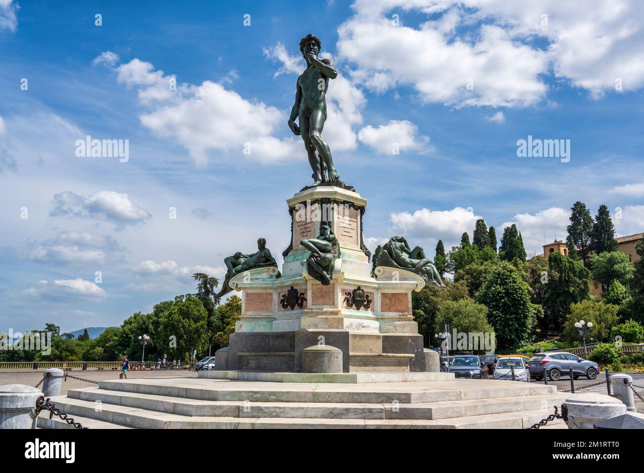 Bronzene Nachbildung von Michelangelos David auf der Piazzale Michelangelo in Florenz, Toskana, Italien Stockfoto