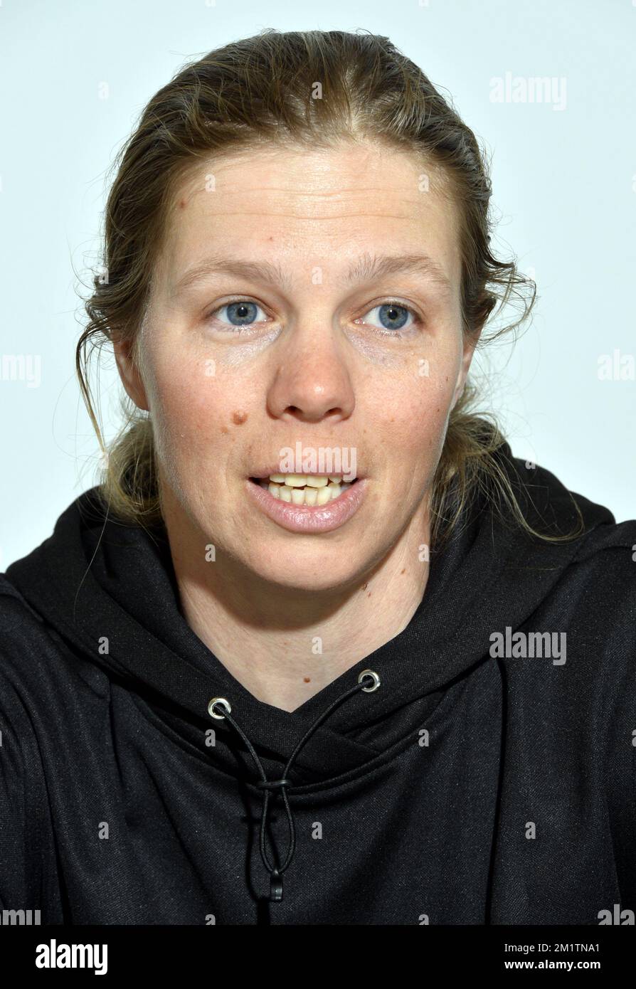 20140127 Uhr - BRÜSSEL, BELGIEN: Pressekonferenz im Vorfeld der Olympischen Winterspiele von Sotschi in Russland, Montag, 27. Januar 2014 in Brüssel. Katrien Aerts wird an der Freestyle Skidisziplin teilnehmen. BELGA FOTO ERIC LALMAND Stockfoto