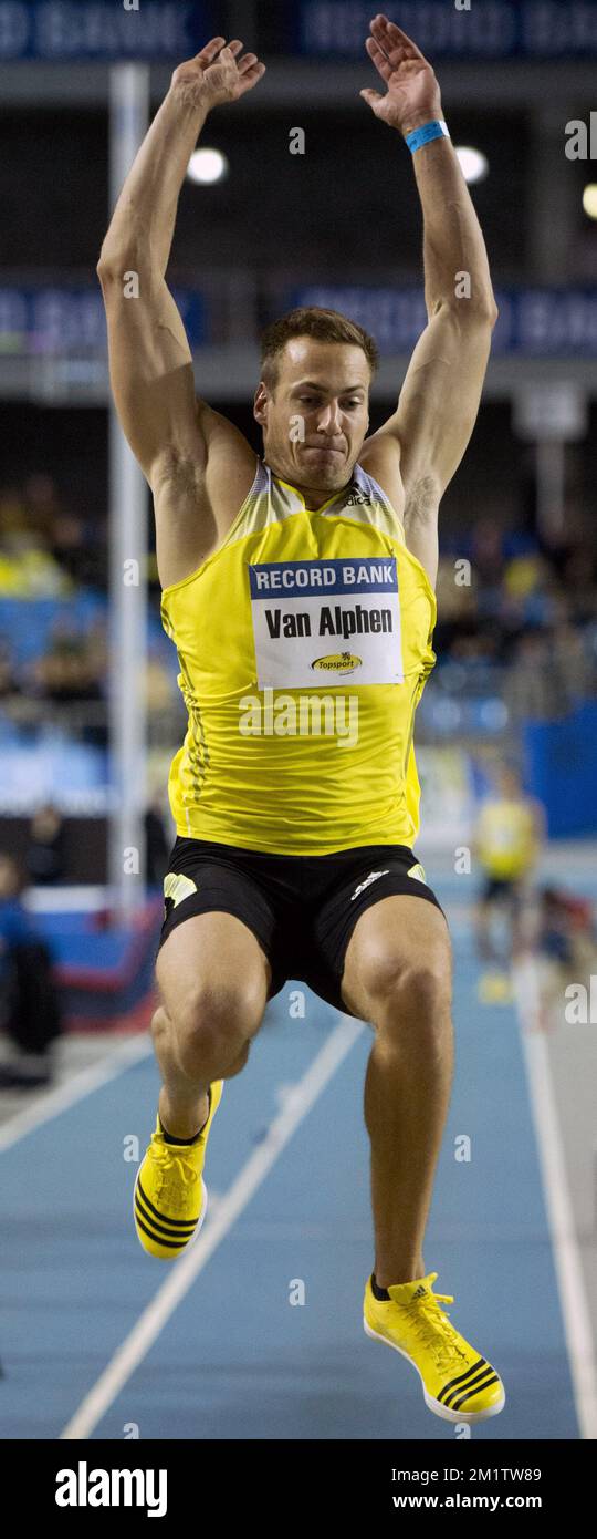 20140209 – GENT, BELGIEN: Belgischer Sportler Hans Van Alphen in Aktion während des Long-Jump-Wettbewerbs der Männer im Triathlon auf dem Flanders Indoor IAAF Athletics Meeting, Sonntag, den 09. Februar 2014, in Gent. BELGA FOTO BENOIT DOPPPAGNE Stockfoto