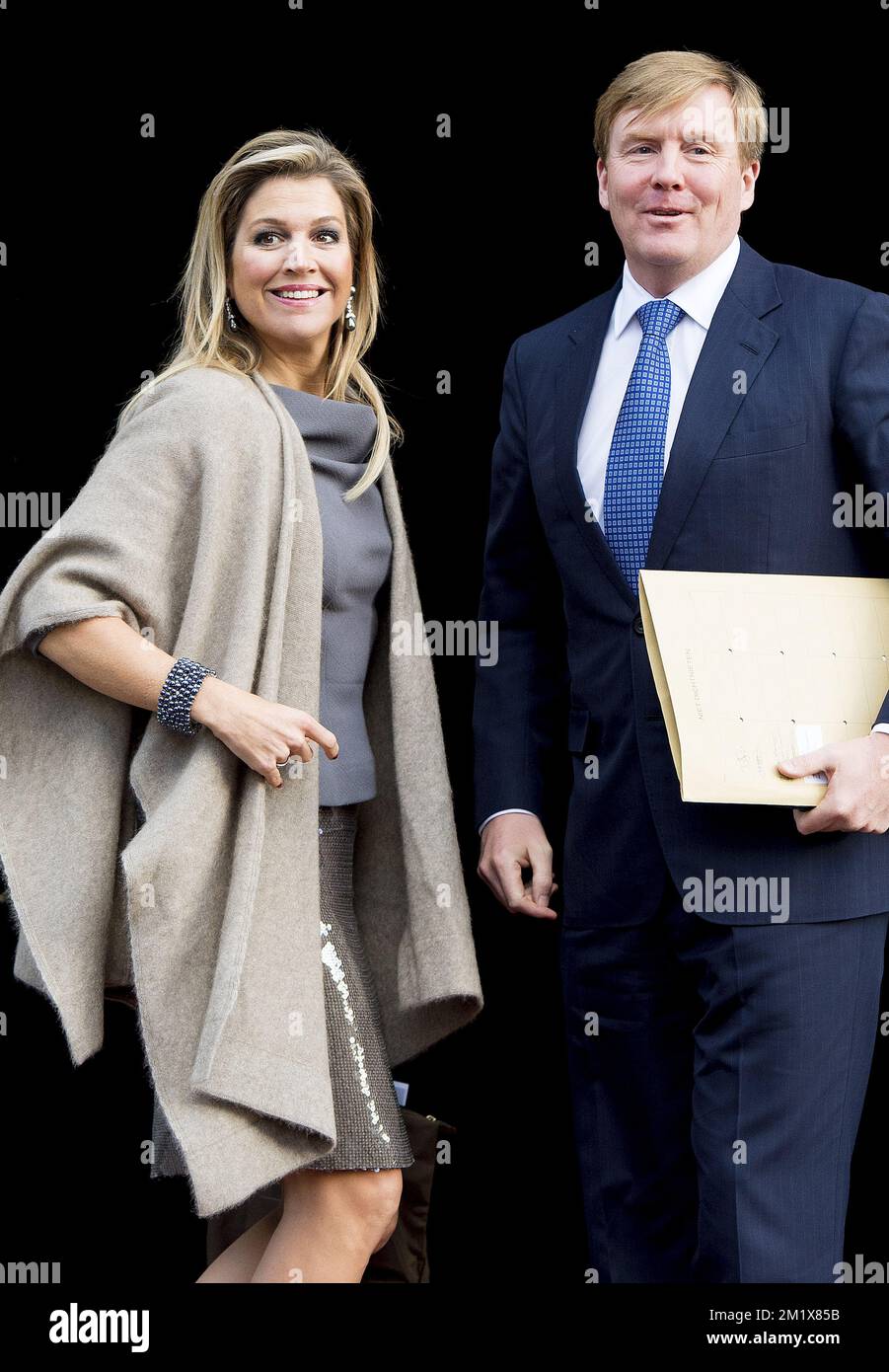 10-12-2014 AMSTERDAM - König Willem Alexander und Königin Maxima treffen im Dam-Palast in Amsterdam ein, um den Prince Claus Preis 2014 COPYRIGHT ROBIN UTRECHT zu erhalten Stockfoto