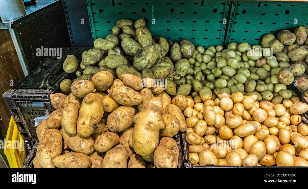 Kartoffeln, die in einem Supermarkt auf Gran Canaria verkauft werden, Stockfoto