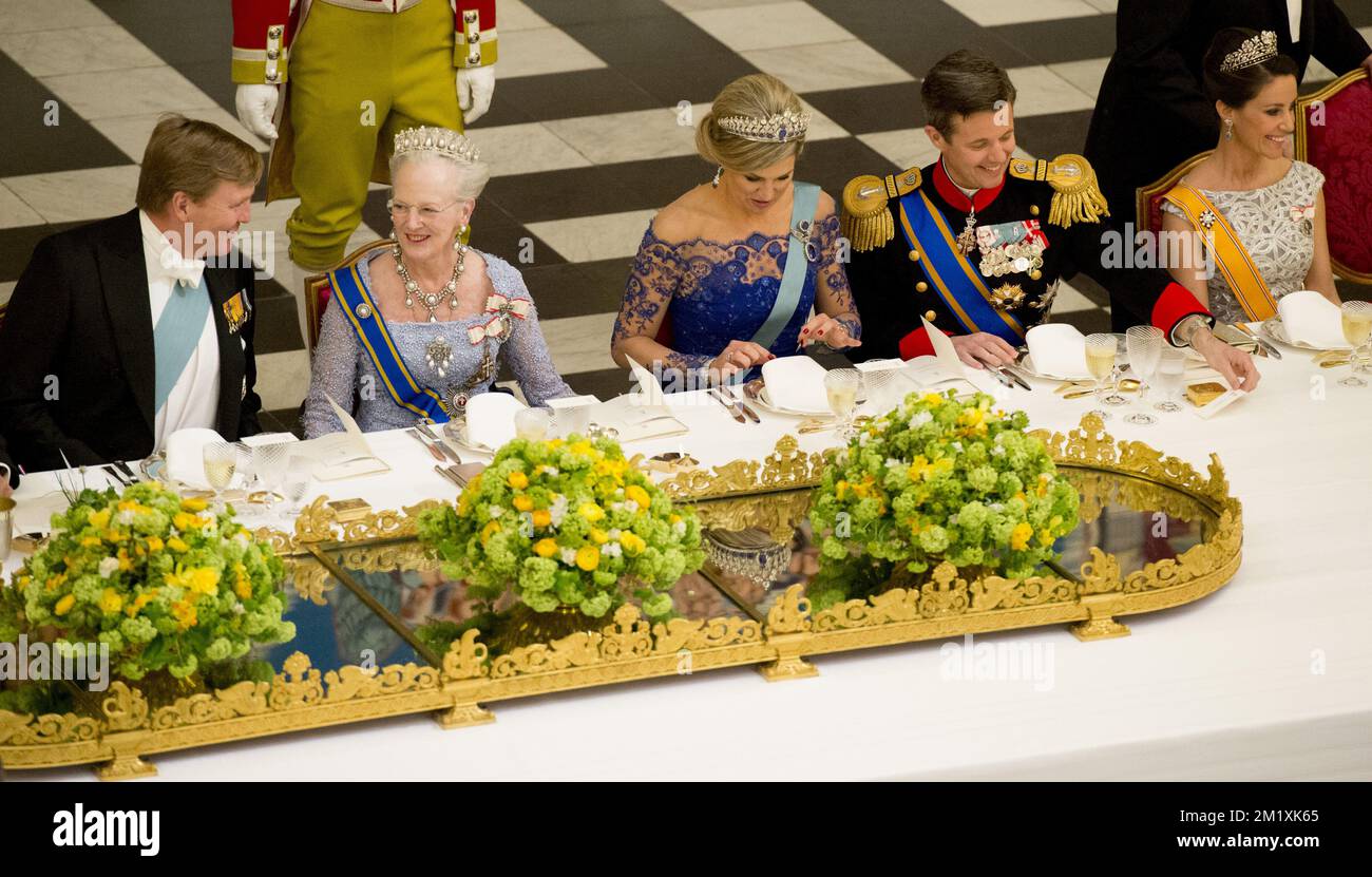 17-3-2015 KOPENHAGEN - König Willem-Alexander und Königin Maxima der Niederlande und Königin Margarethe und Prinz Henrik von Dänemark beim Staatsbankett im Schloss Christiansborg in Kopenhagen, Dänemark, 17. März 2015. Kronprinz Frederik und Kronprinzessin Mary, der holländische König und die Königin, sind für einen zweitägigen Staatsbesuch in Dänemark. COPYRIGHT ROBIN UTRECHT Stockfoto