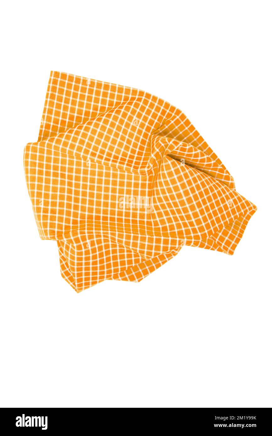 Nahaufnahme einer gelb-weiß karierten Serviette oder Tischdecke Textur isoliert auf weißem Hintergrund. Küchenzubehör. Stockfoto
