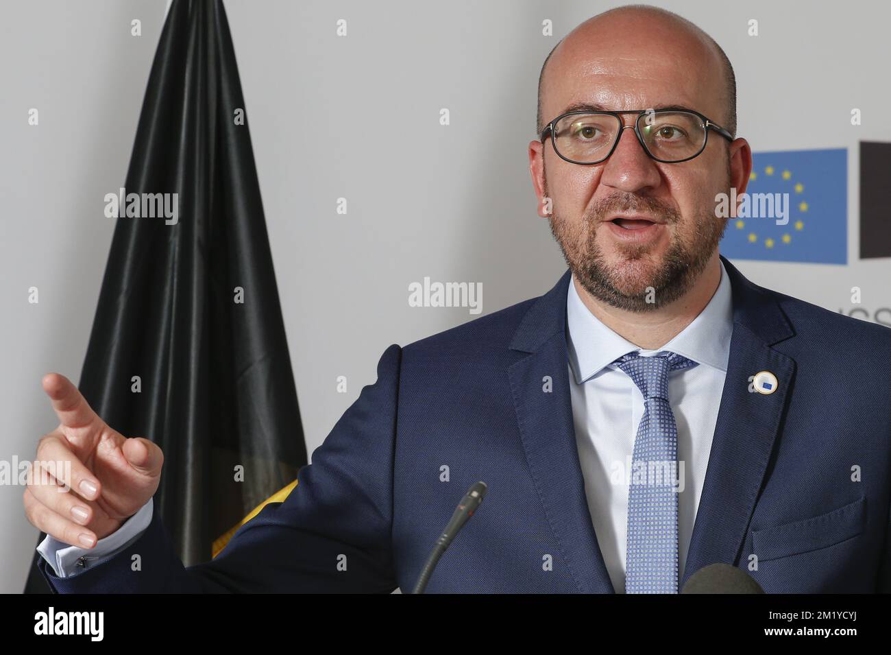 Der belgische Premierminister Charles Michel und spricht am Dienstag, den 07. Juli 2015, am Sitz der Europäischen Union in Brüssel auf einer Pressekonferenz am Ende eines EU-Dringlichkeitsgipfels über die Lage in Griechenland. Stockfoto