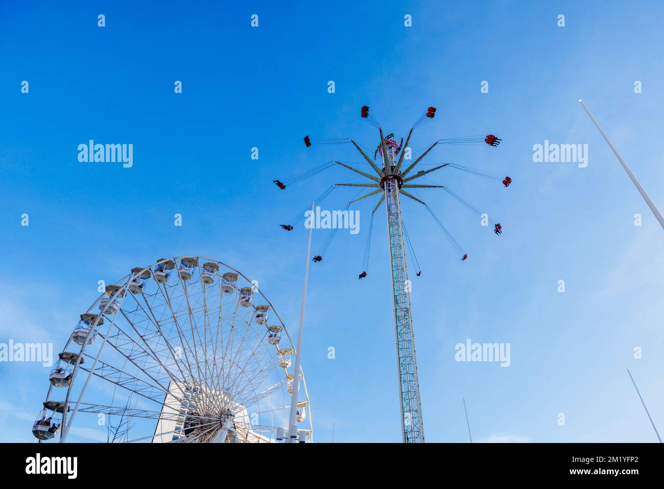 The Birmingham Big Wheel and Rides, Centenary Square, Birmingham, West Midlands, England, Jährliche Winterattraktion und Familienunterhaltung Stockfoto