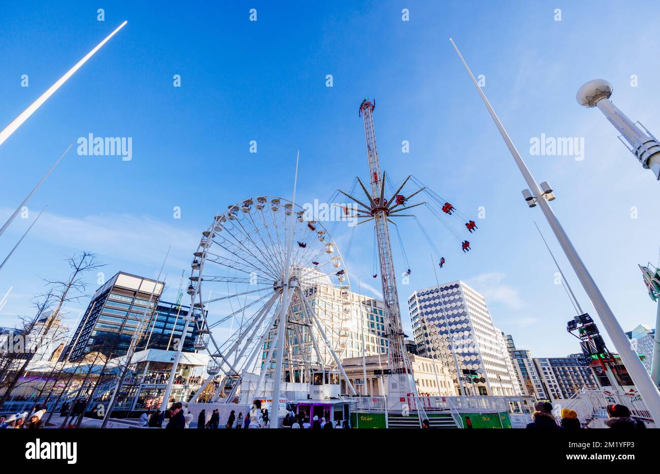 The Birmingham Big Wheel and Rides, Centenary Square, Birmingham, West Midlands, England, Jährliche Winterattraktion und Familienunterhaltung Stockfoto