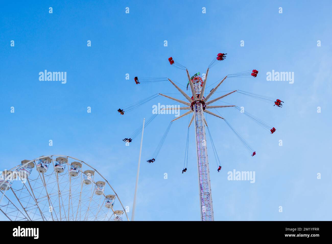 The Birmingham Big Wheel and Rides, Centenary Square, Birmingham, West Midlands, England, Jährliche Winterattraktion und Familienunterhaltung Stockfoto