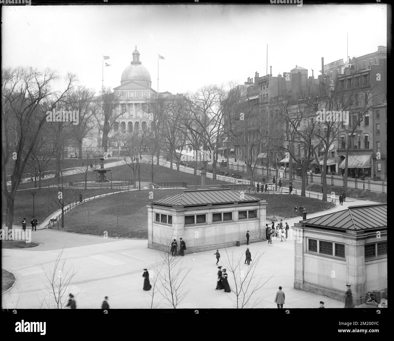 Boston, Aussicht, vom Boston Common, mit State House, Plazas, Capitols. Frank Cousins Glass Plate Negatives Collection Stockfoto