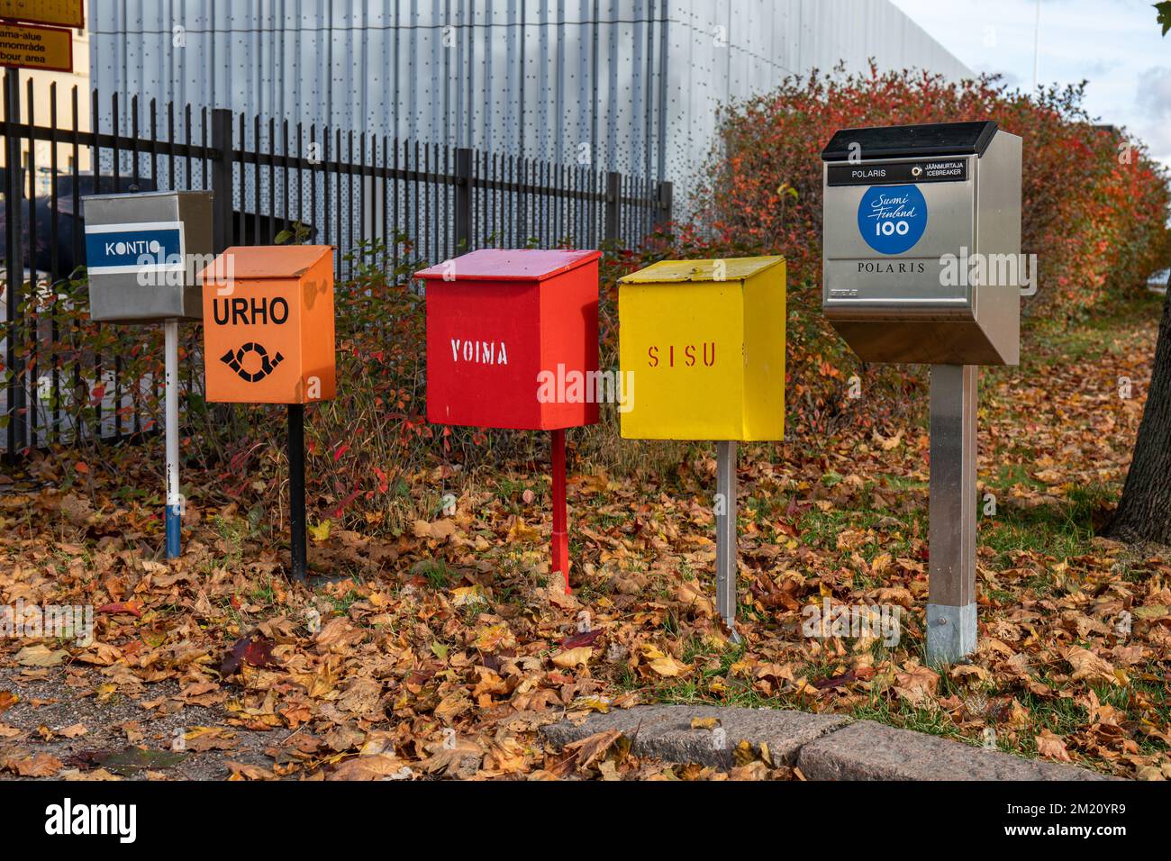 Eisbrecher-Briefkästen im Katajanokka-Eisbrecher-Stützpunkt in Helsinki, Finnland Stockfoto