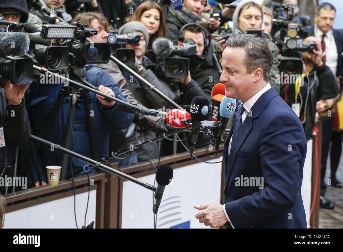 Der britische Premierminister David Cameron trifft am zweiten Tag eines EU-Gipfeltreffens, am Freitag, den 19. Februar 2016, am Sitz der Europäischen Union in Brüssel ein. Stockfoto