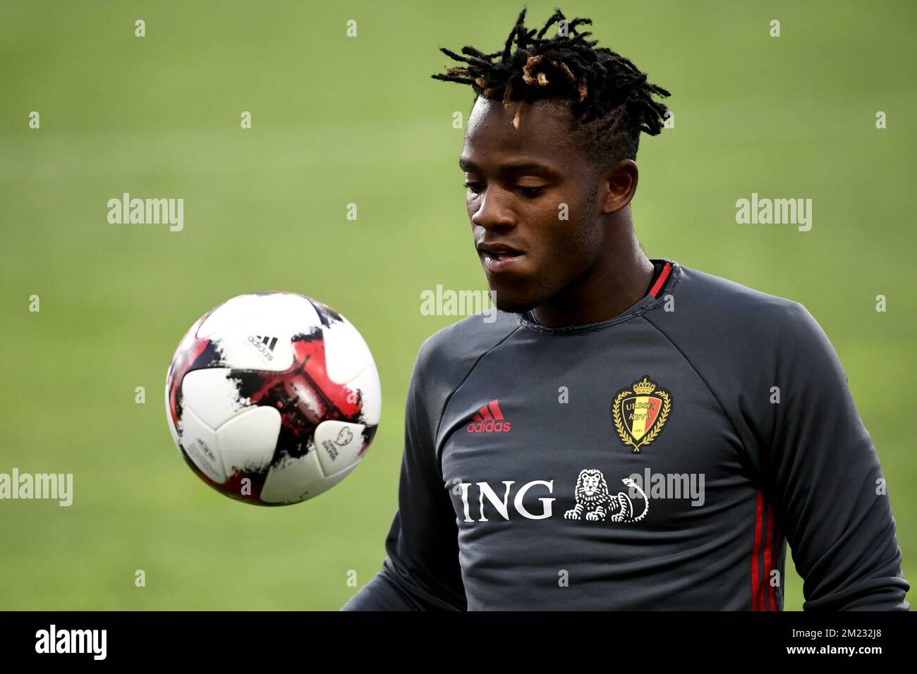 Der belgische Michy Batshuayi wurde am Sonntag, den 09. Oktober 2016 in Almancil, Portugal, während eines Trainings der belgischen Fußballnationalmannschaft Red Devils abgebildet. Letzten Freitag gewann das Team ein Qualifikationsspiel zur Weltmeisterschaft 2018 gegen Bosnien und Herzegowina. Morgen treffen sie Gibraltar. BELGA FOTO DIRK WAEM Stockfoto