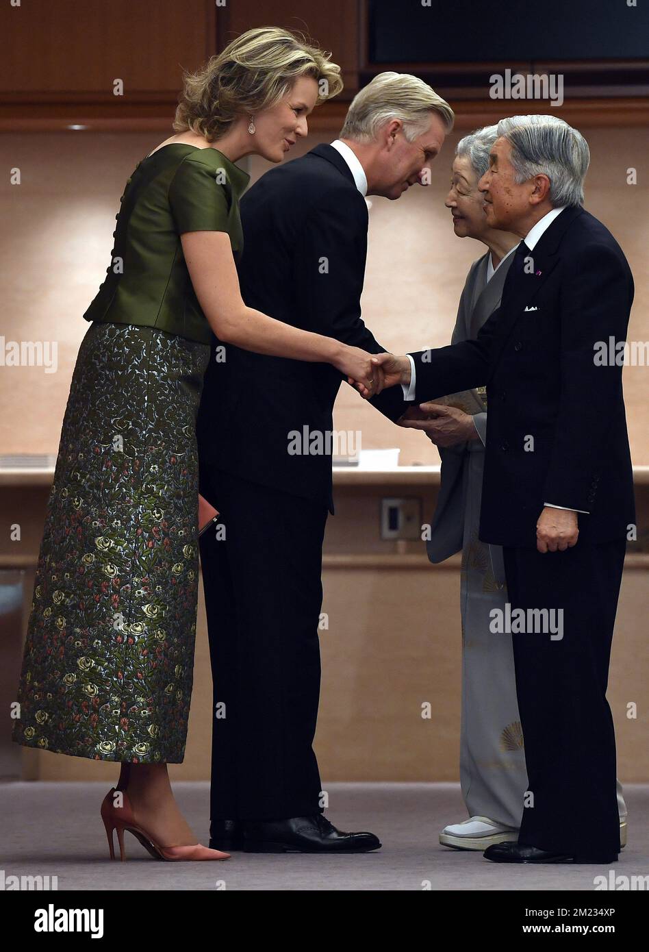 König Philippe - Filip Belgiens Königin Mathilde von Belgien, der japanische Kaiser Akihito und japanische Kaiserin Michiko abgebildet während der offiziellen belgischen Konzert am Tag vier der eines Staatsbesuches in Japan von der belgischen Königshaus, Donnerstag, 13. Oktober 2016, in Tokio, Japan. BELGA FOTO ERIC LALMAND Stockfoto