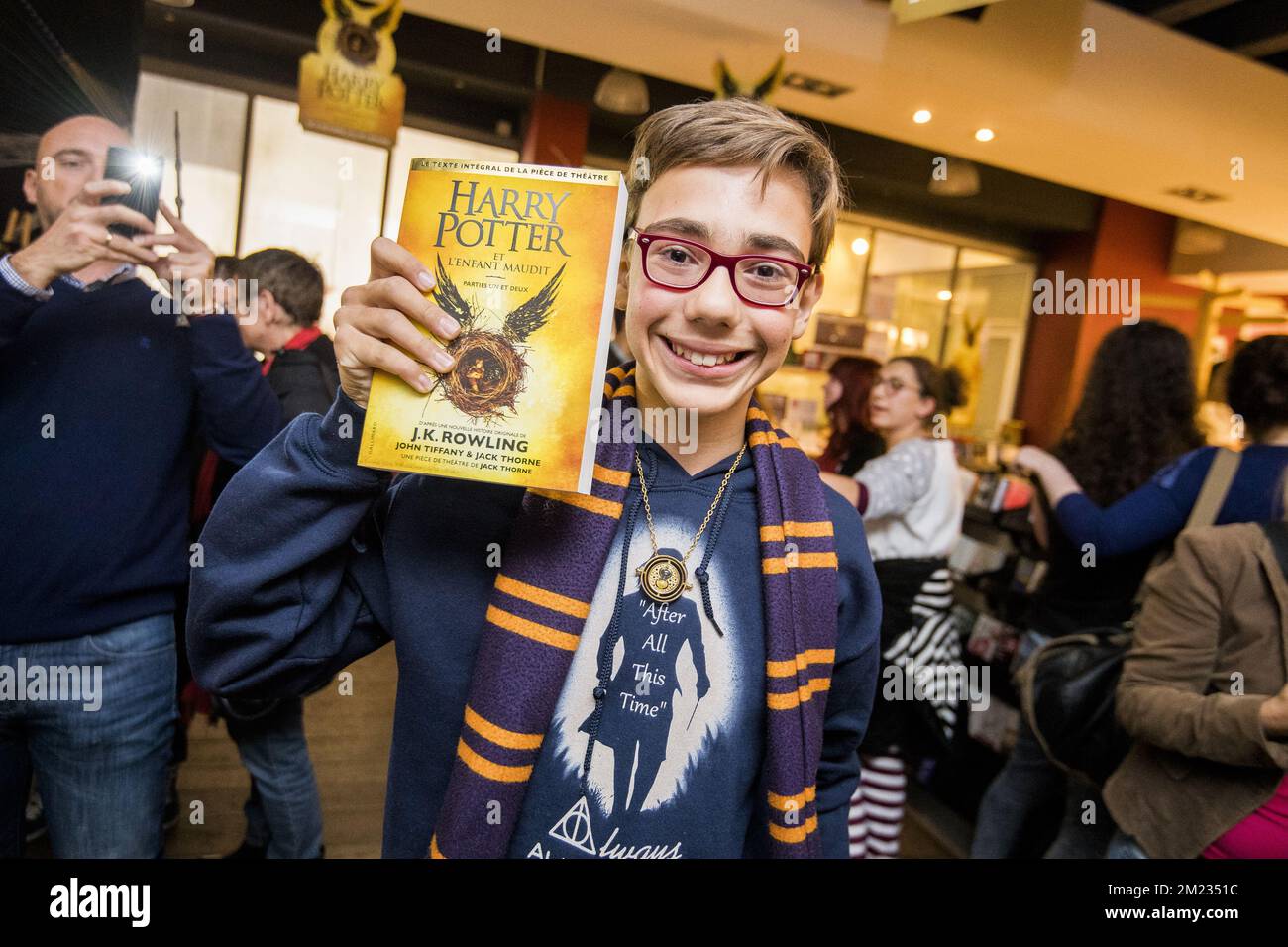 Abbildung zeigt die Veröffentlichung der französischen Übersetzung von Harry Potter und das