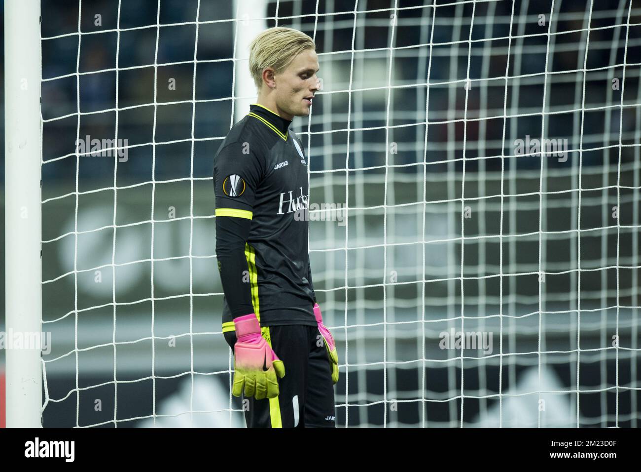 Gents Torwart Jacob Rinne tritt bei einem Fußballspiel zwischen der belgischen Mannschaft KAA Gent und dem ukrainischen Verein FC Shakhtar Donetsk in Gent am Donnerstag, den 03. November 2016, dem vierten Spiel der Gruppenphase des Europa-League-Wettbewerbs in Gruppe H. BELGA, FOTO JASPER JACOBS, auf Stockfoto