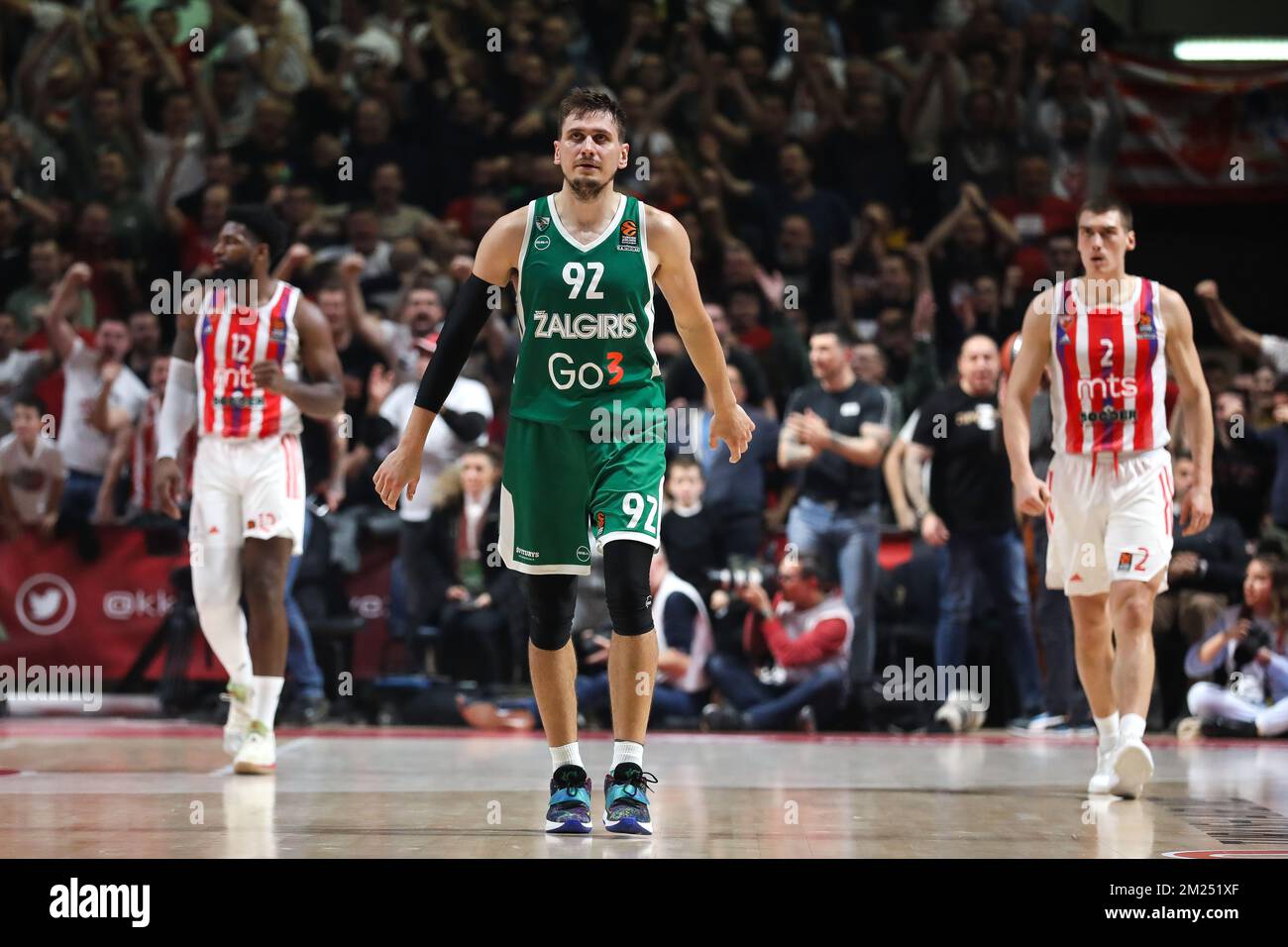 Belgrad, Serbien, 13. Dezember 2022. Edgaras Ulanovas von Zalgiris Kaunas reagiert während des EuroLeague-Spiels der Turkish Airlines 2022/2023 zwischen Crvena Zvezda mts Belgrad und Zalgiris Kaunas in der Aleksandar Nikolic Hall in Belgrad, Serbien. 13. Dezember 2022. Kredit: Nikola Krstic/Alamy Stockfoto