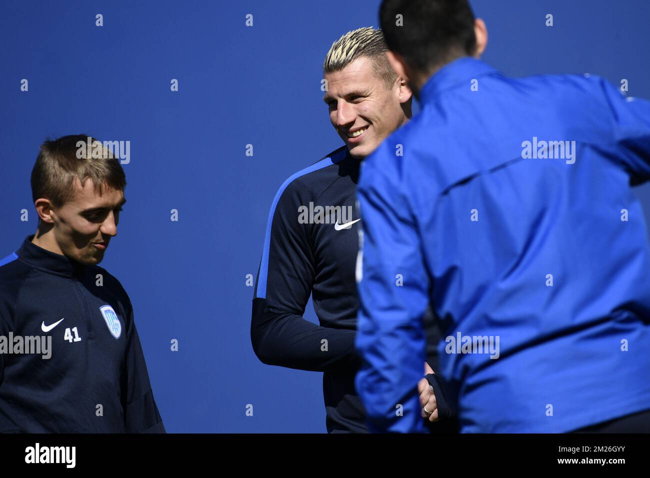 Genks Sebastien Dewaest wurde während eines Trainings der belgischen Fußballmannschaft RC Genk am Mittwoch, den 19. April 2017 in Genk gezeigt. Morgen spielt Genk im Europa-League-Wettbewerb gegen die spanische Mannschaft Celta Vigo die zweite Etappe des Viertelfinals. BELGA FOTO YORICK JANSENS Stockfoto