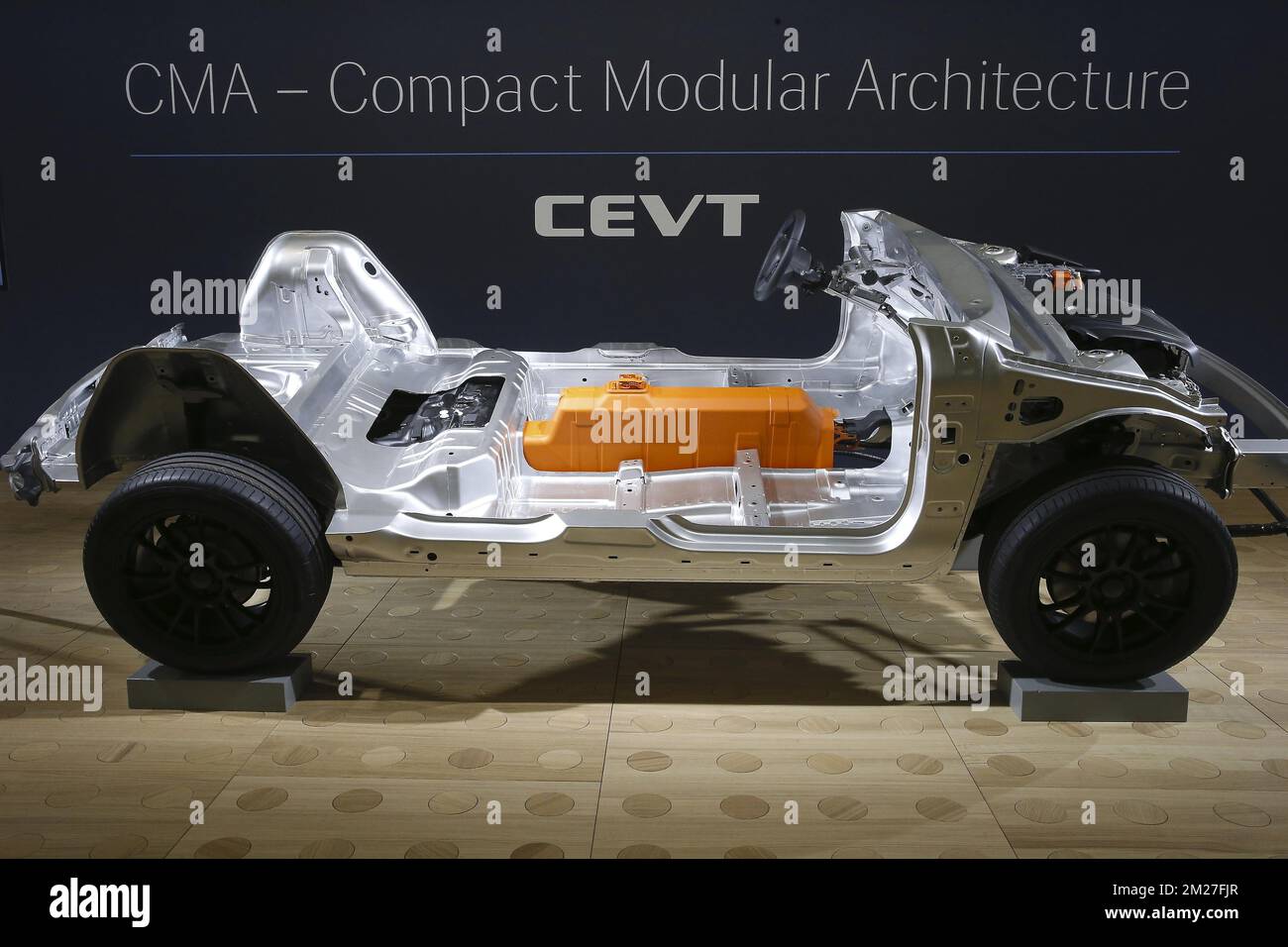 Abbildung zeigt die modulare CEVT CMA Compact-Architektur von Volvo, die auf einem Treffen zwischen dem chinesischen Premierminister und dem belgischen Premierminister am Freitag, den 02. Juni 2017 in Val Duchesse/Hertoginnedal in Brüssel abgebildet wurde. BELGA FOTO NICOLAS MAETERLINCK Stockfoto