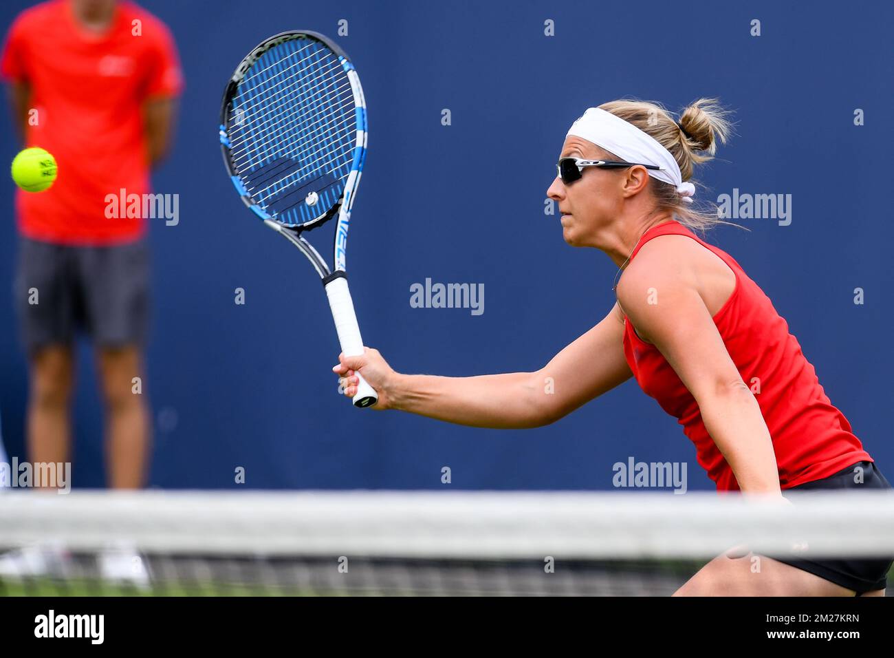 Belgische Kirsten Flipkens in Aktion während eines ersten Runden-Spiels zwischen belgischer Kirsten Flipkens und US Madison Brengle in den FrauenSingles beim Ricoh Open WTA-Tennisturnier in Rosmalen, Niederlande, Dienstag, 13. Juni 2017. BELGA FOTO LUC CLAESSEN Stockfoto