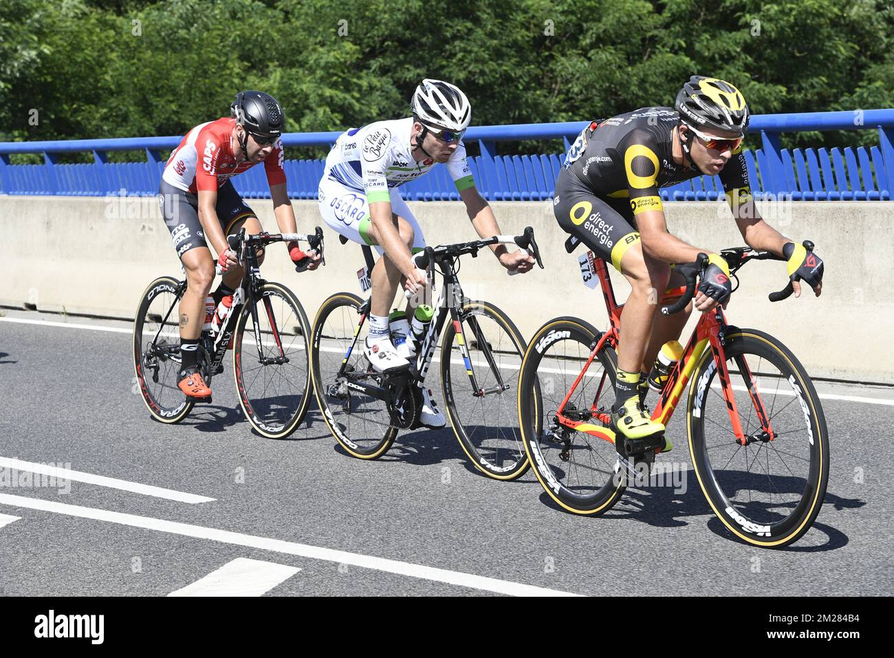 Belgischer Thomas De Gendt von Lotto Soudal, französischer Pierre Luc Perichon von Team fortuneo - Oscaro und französischer Lilian Calmejane von Direct Energie, die in der dritten Etappe der 104.. Ausgabe des Radrennen Tour de France in Aktion gezeigt wurden, 212,5 km von Verviers, Belgien nach Longwy, Frankreich, Montag, 03. Juli 2017 Die diesjährige Tour de France findet vom ersten Juli bis zum 23.. Juli statt. BELGA FOTO YORICK JANSENS Stockfoto