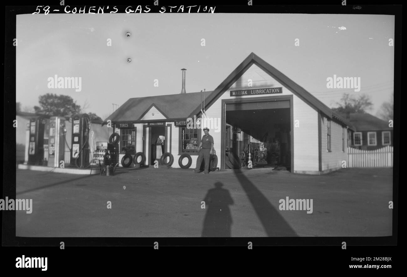 Chestnut Street - Cohen's Tankstelle, Automobil-Tankstellen. Needham Building Kollektion Stockfoto