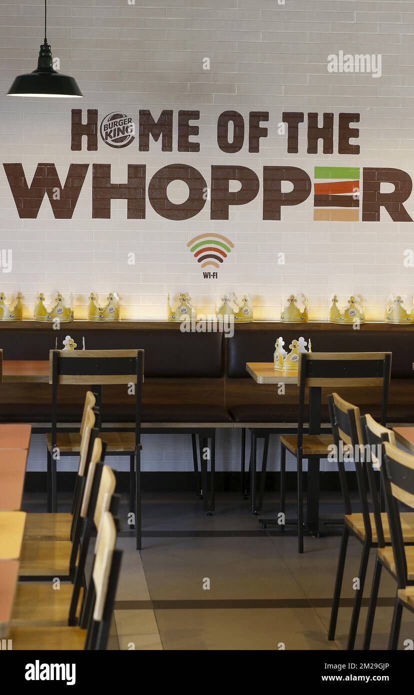 Der Slogan „Burger King“ wurde bei der Eröffnung einer Filiale der Burger King Fast-Food-Restaurantkette in Auderghem - Oudergem, Brüssel, Dienstag, den 12. September 2017, gezeigt. BELGA FOTO NICOLAS MAETERLINCK Stockfoto