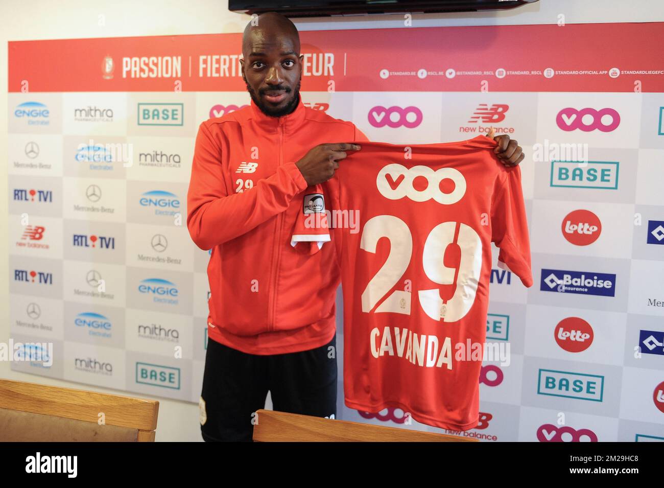 Luis Pedro Cavanda von Standard posiert mit seinem neuen Trikot nach ...