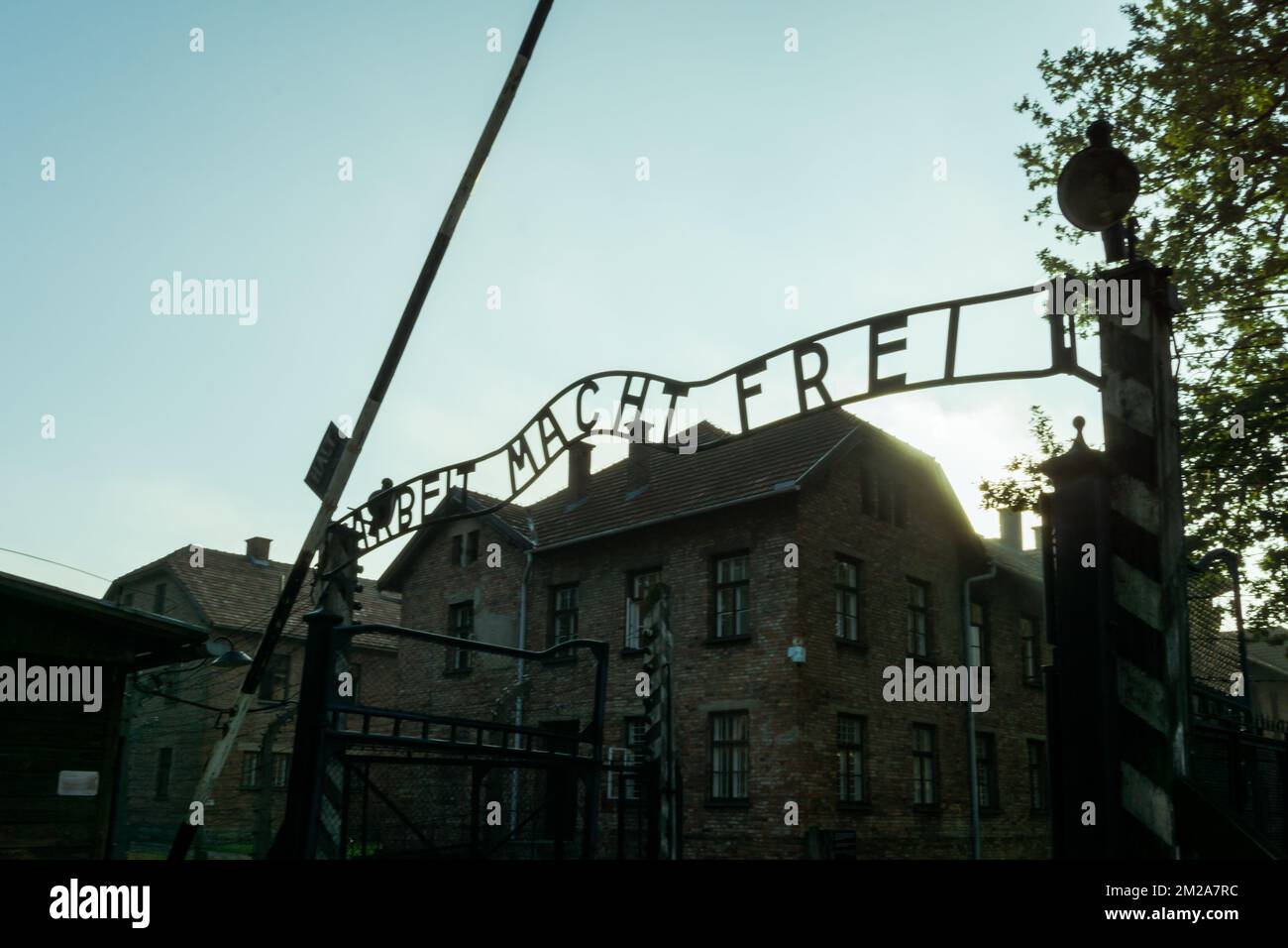 Haupteingang des Konzentrationslagers Auschwitz. Die Inschrift "arbeit macht frei" bedeutet, dass Arbeit Sie frei macht im nazilager Auschwitz-Birkenau Opfer Stockfoto