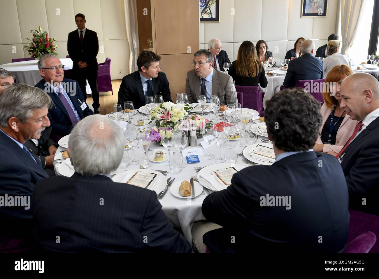 Pierre-Yves Jeholet, Vizepräsident und Minister für Wirtschaft, Beschäftigung und Formation in Wallonien, zeigte sich am zweiten Tag einer viertägigen Wirtschaftsmission unter dem Vorsitz von Prinzessin Astrid am Montag, den 23. Oktober 2017 in Abidjan, Elfenbeinküste. BELGA FOTO DIRK WAEM Stockfoto