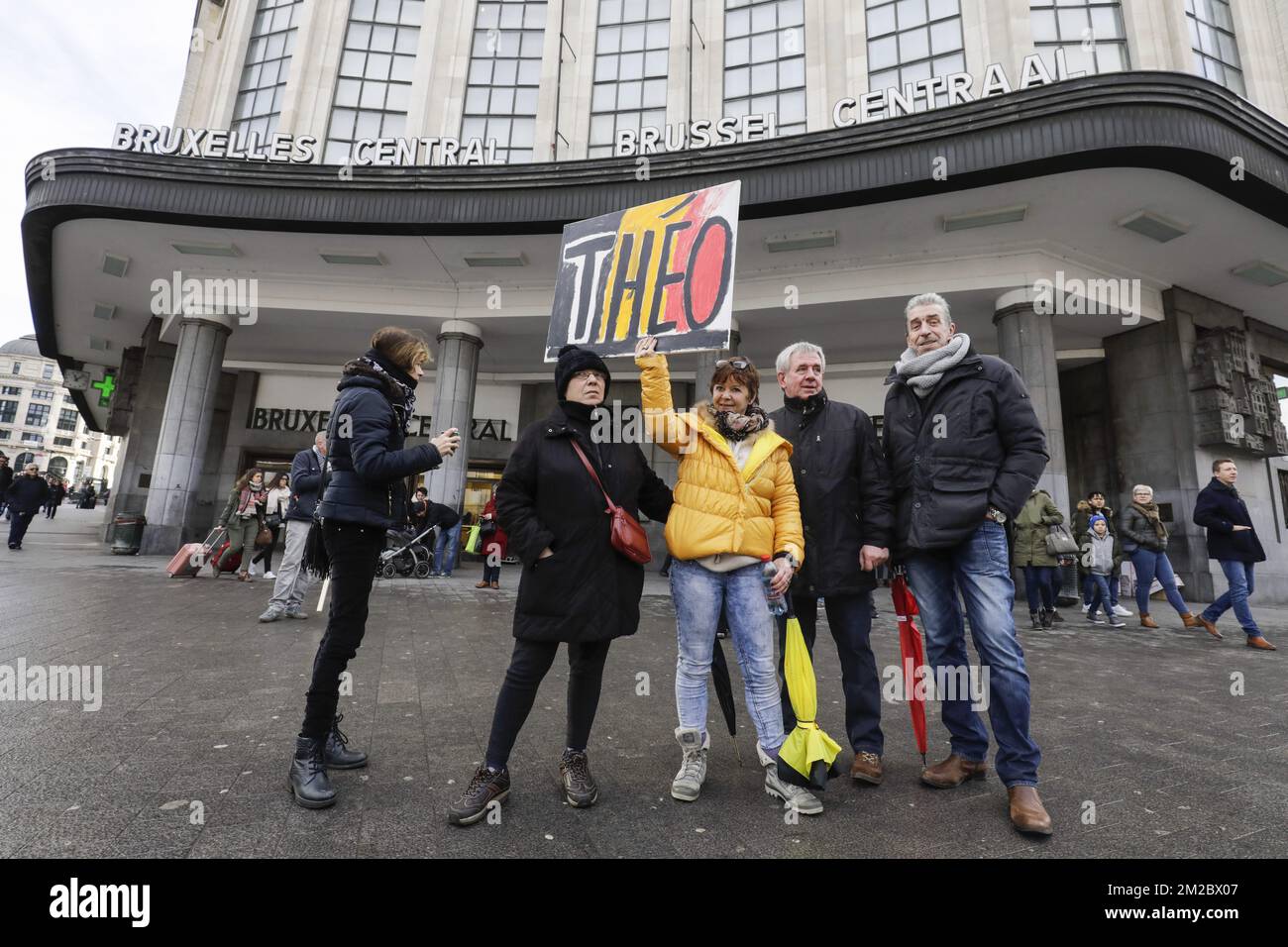 Abbildung zeigt eine Demonstration zur Unterstützung von Staatssekretär Francken am Mittwoch, den 27. Dezember 2017 in Brüssel. Der Staatssekretär für Migration Francken steht unter Beschuss, nachdem der belgische generalkommissar für Flüchtlinge und Staatenlose Francken gewarnt hat, dass Flüchtlinge aus dem Sudan gefährdet wären, wenn sie in ihr Herkunftsland zurückgeschickt würden. BELGA FOTO THIERRY ROGE Stockfoto