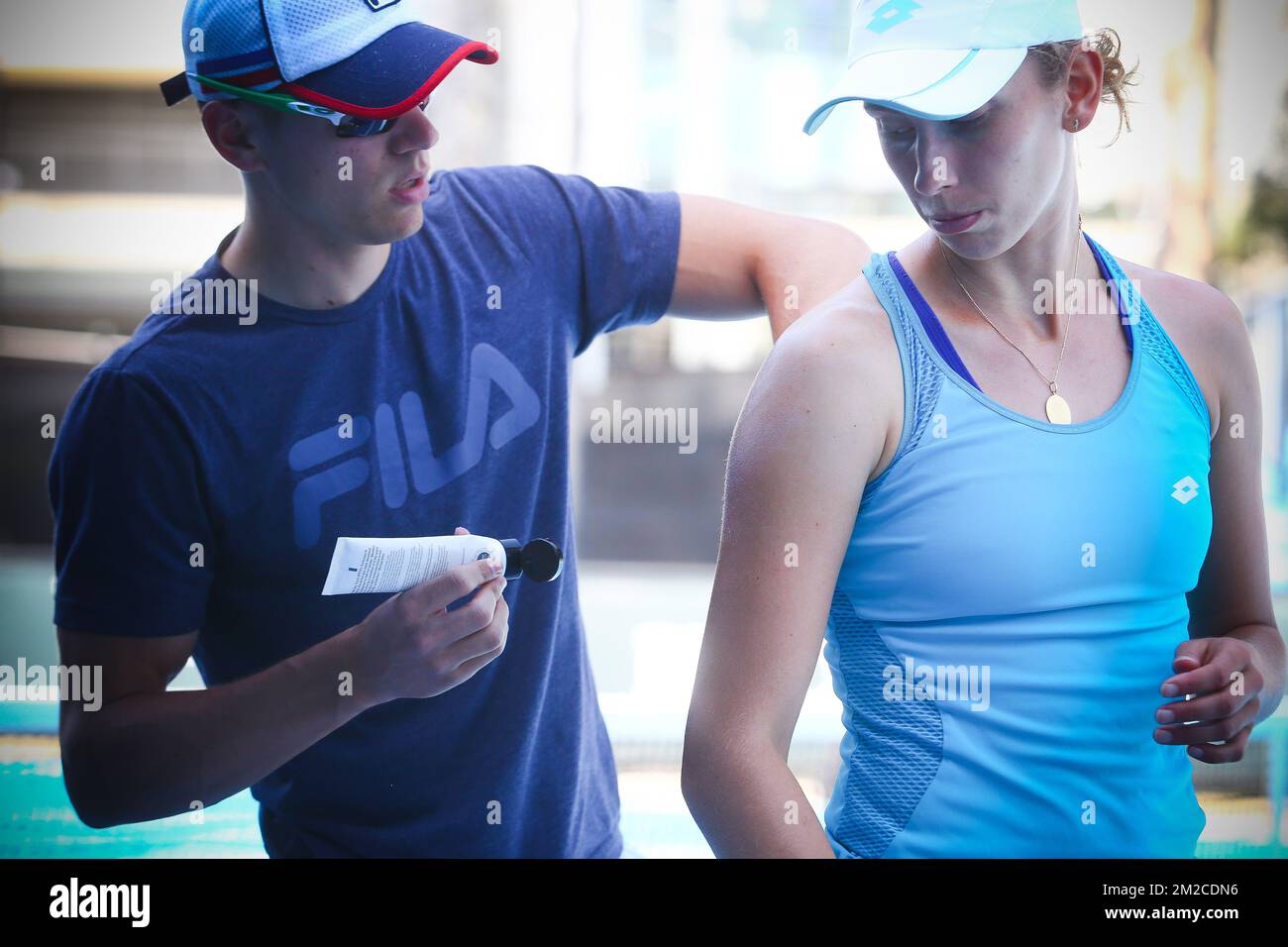 Robbe Ceyssens, Coach und Partner von Elise Mertens und Mertens, wurde vor ihrem Halbfinalspiel bei einem Fraueneinzelturnier des „Australian Open“ Tennis Grand Slam, Mittwoch, den 24. Januar 2018 in Melbourne Park, Australien, in einem Training vorgestellt. Der erste Grand Slam der Saison findet vom 15. Bis 28. Januar statt. BELGA FOTO PATRICK HAMILTON Stockfoto