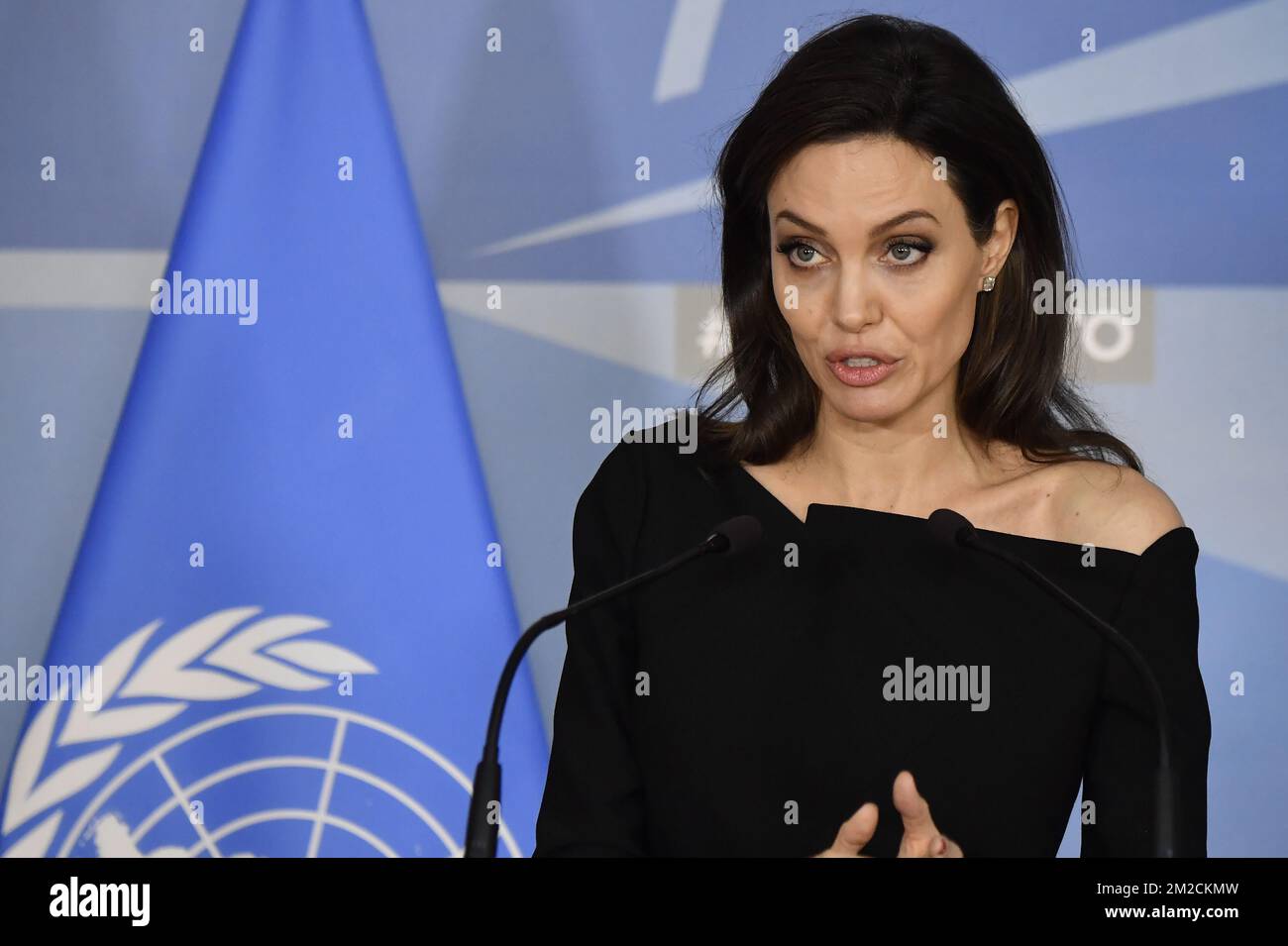 Die UNHCR-Sondergesandte Angelina Jolie spricht nach einem Treffen zwischen Vertretern der NATO und der UN-Flüchtlingsorganisation UNHCR am Mittwoch, den 31. Januar 2018 in Brüssel mit der Presse. BELGA FOTO DIRK WAEM Stockfoto